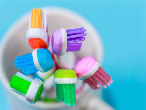 Những lưu ý khi sử dụng bàn chải để bảo vệ sức khỏe răng miệng - Ảnh 1.