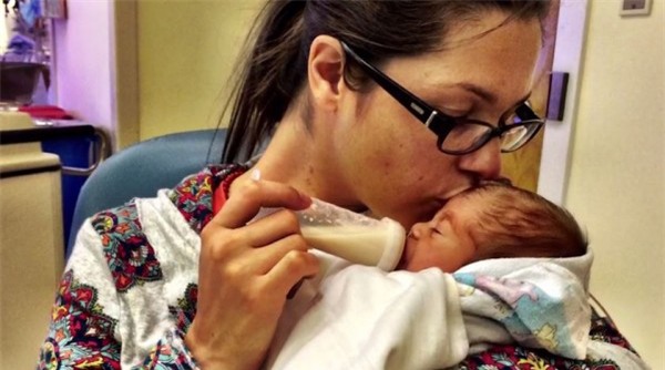 dang mo de, bac si bang hoang khi nhan thay dieu nay trong o bung san phu - 5