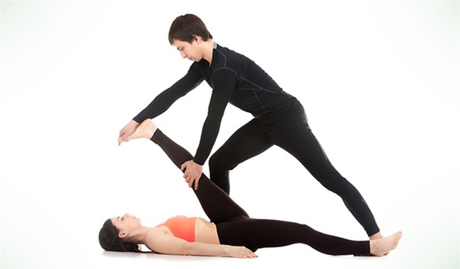 Chóng mặt, nhức đầu bất chợt, hãy thực hiện ngay những bài tập yoga này để tỉnh táo ngay trong chốc lát - Ảnh 4.