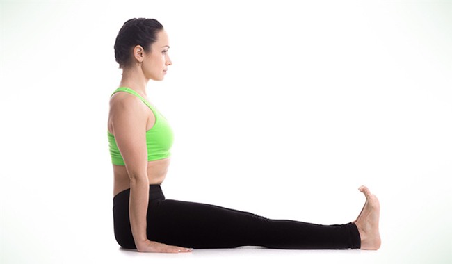 Chóng mặt, nhức đầu bất chợt, hãy thực hiện ngay những bài tập yoga này để tỉnh táo ngay trong chốc lát - Ảnh 5.