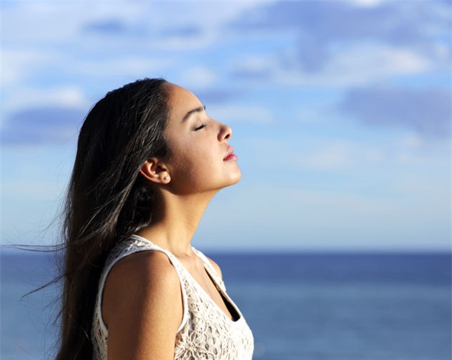 Nếu không muốn thức dậy với cổ họng khô rang thì làm ngay 4 điều để chấm dứt việc thở bằng miệng - Ảnh 4.