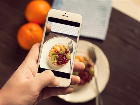 Chụp ảnh trước khi ăn - thói quen tưởng chừng phù phiến và sống ảo nhưng thực chất lại giúp bạn giảm cân - Ảnh 5.