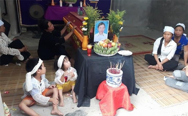 Nhân chứng sợ hãi kể lại giây phút chồng đâm vợ tử vong ở bệnh viện