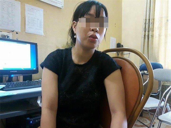 Nhân chứng sợ hãi kể lại giây phút chồng đâm vợ tử vong ở bệnh viện - Ảnh 1.