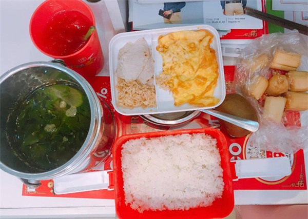 khong rau ngot luoc, thit kho nghe, com o cu cua cac me hien dai gio sang chanh lam! - 4