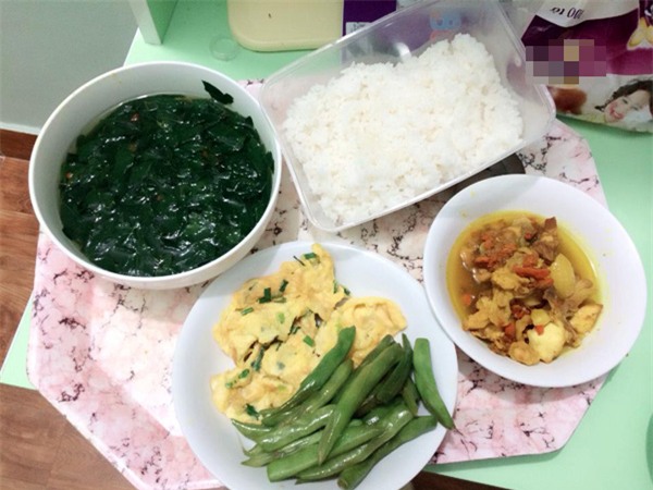 khong rau ngot luoc, thit kho nghe, com o cu cua cac me hien dai gio sang chanh lam! - 15