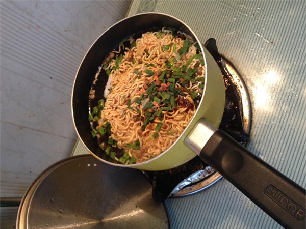 chang trai che ban gai nau mi sai, dan mang nhin anh lai khuyen cuoi gap, ly do cuc "choang" - 2