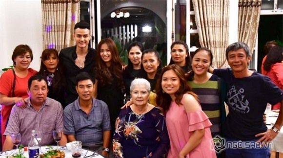 hoang-thuy-linh-than-thiet-du-tiec-voi-gia-dinh-vinh-thuy-blogtamsuvn03