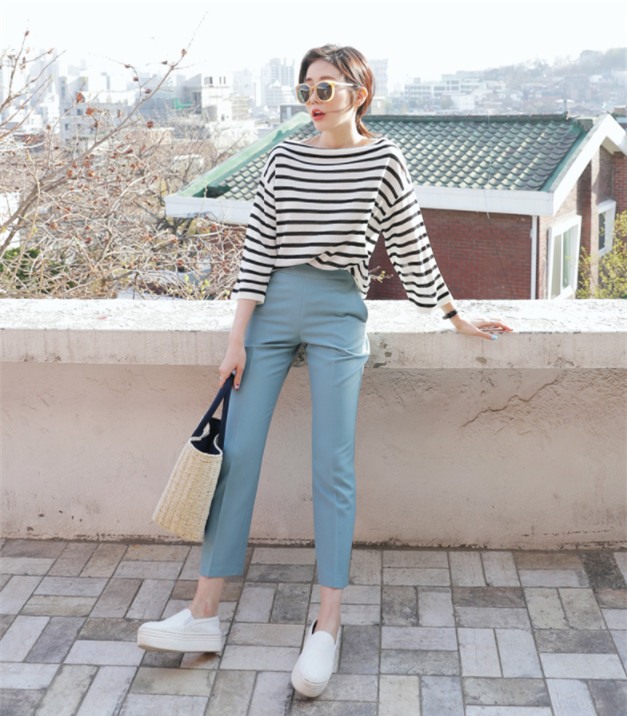 Quần âu công sở bây giờ là phải chọn kiểu màu sắc một chút mới xinh! - Ảnh 13.