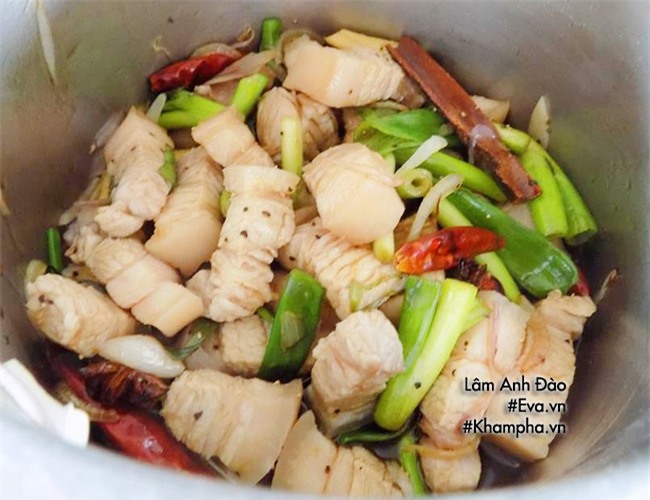 lam thit kho kieu nay vua thom vua la, huong bay nuc mui hang xom - 4