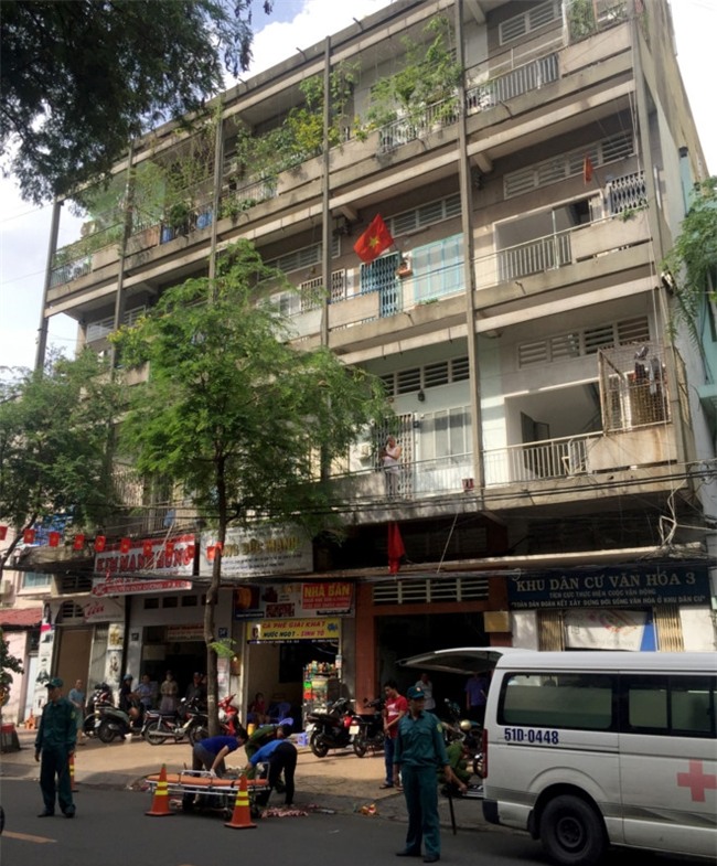 Mot phu nu 37 tuoi tu vong sau khi roi khoi chung cu o Sai Gon hinh anh 1