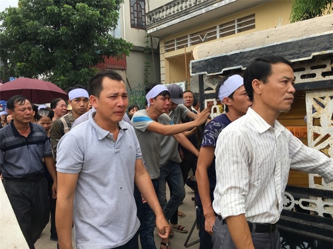 Vụ 4 người đuối nước ở Thường Tín: Vợ tưởng chồng đưa các cháu đi viện - Ảnh 6.