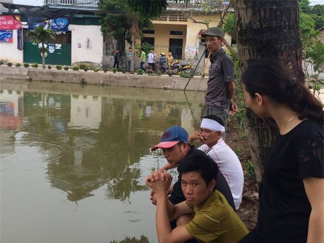 4 nguoi duoi nuoc tai ha noi: "tuong 2 anh theo xe dua cac chau di cap cuu, nao ngo ca 2 duoi nuoc duoi ao" - 6