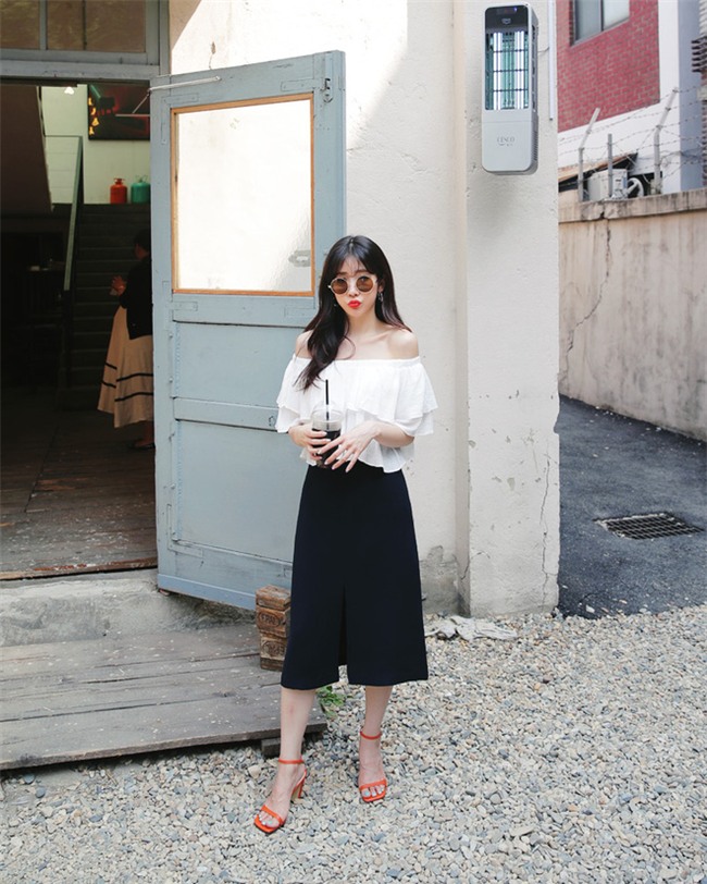 Hết xẻ ngang rồi lại xẻ dọc giờ chân váy phải xẻ đúng chính giữa mới là hợp mốt - Ảnh 11.