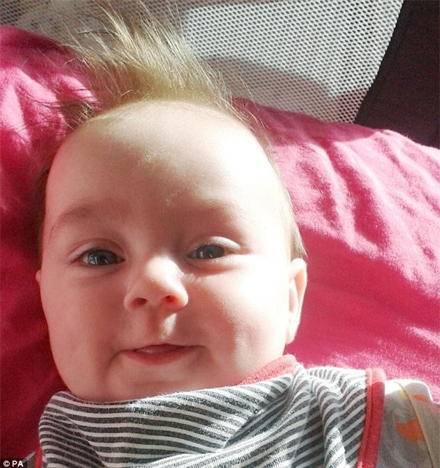 Bé 6 tháng tuổi bị bố đẻ say rượu và phê ma túy hành hạ đến chết - Ảnh 1.