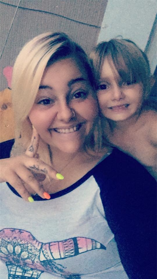 Khi quyết định cắt bỏ chân con gái sơ sinh, chắc người mẹ không dám nghĩ đến tình trạng hiện tại của con - Ảnh 4.