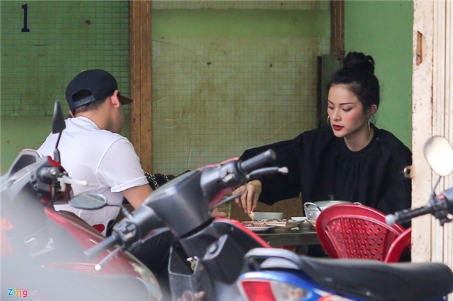 Ha Vi vui ve di hen ho sau khi cong khai chia tay Cuong Do La hinh anh 6