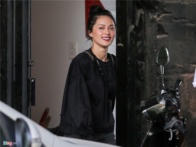 Ha Vi vui ve di hen ho sau khi cong khai chia tay Cuong Do La hinh anh 8