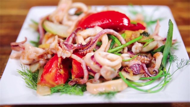 Mẹo “thần thánh” xào mực giòn sần sật, thơm ngọt, không chảy nước - 3