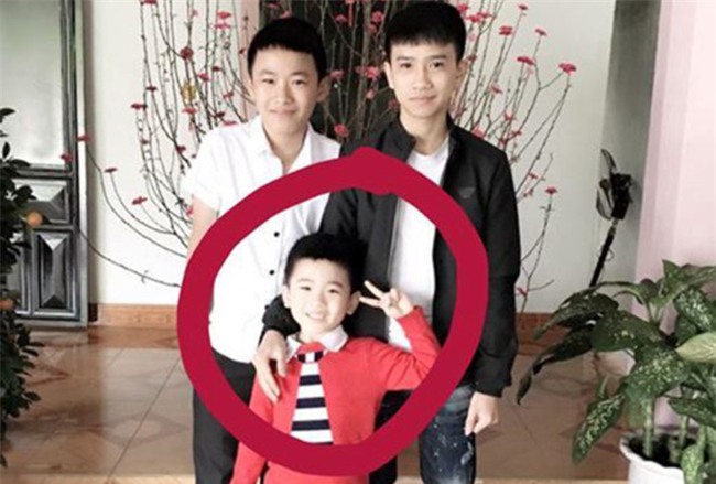 Nguoi dan khu pho co be trai 6 tuoi mat tich vay danh 2 thanh nien la hinh anh 2