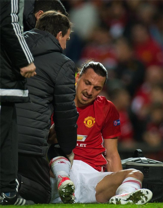 Ibra van luu lai Man Utd du da het hop dong hinh anh 4