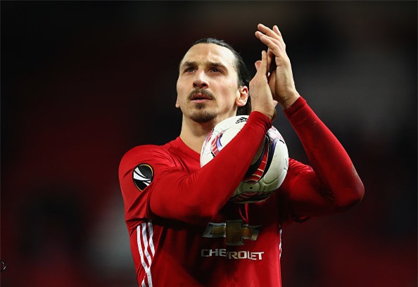 Ibra van luu lai Man Utd du da het hop dong hinh anh 7