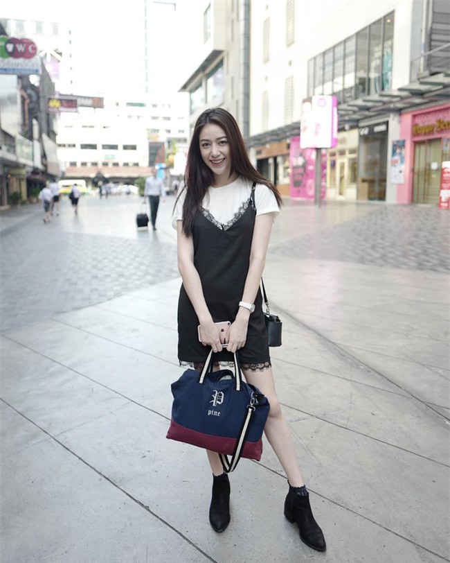 Chẳng cần cầu kỳ, áo phông vẫn là thứ dễ mặc nhất trên đời vì diện với cái gì thì cũng đẹp - Ảnh 17.