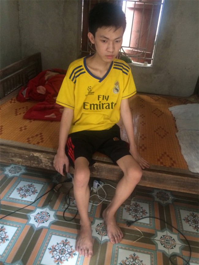 nuoc mat nguoi me co 2 con dang khoe manh bong mac benh la, sap "hoa tuong" - 2