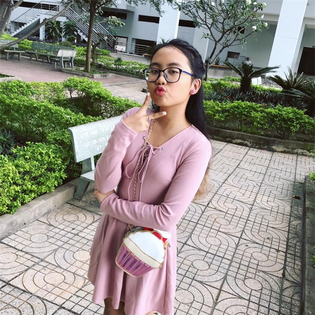 Phương Mỹ Chi lại hứng sóng gió với quần áo ngắn và hở - Ảnh 11.