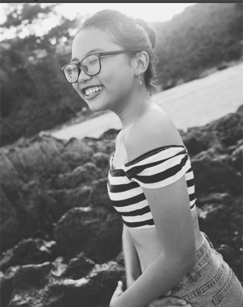 Phương Mỹ Chi lại hứng sóng gió với quần áo ngắn và hở - Ảnh 2.