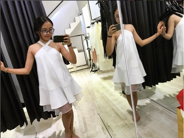 Phương Mỹ Chi lại hứng sóng gió với quần áo ngắn và hở - Ảnh 8.