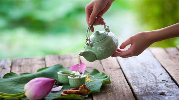 Mùa sen đến, nhiều chị em lại tìm đến lá sen để giảm cân mà không hay biết những sự thật đáng sợ này - Ảnh 3.