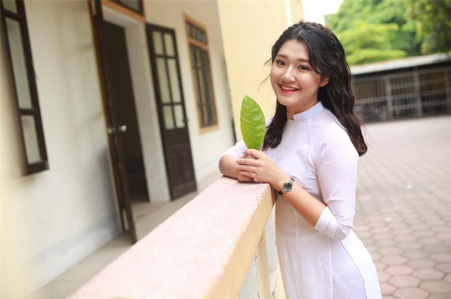 Nữ sinh Nghệ An xinh đẹp đạt 9.75 điểm môn Văn, được tuyển thẳng vào ĐH Sư phạm Hà Nội - Ảnh 1.