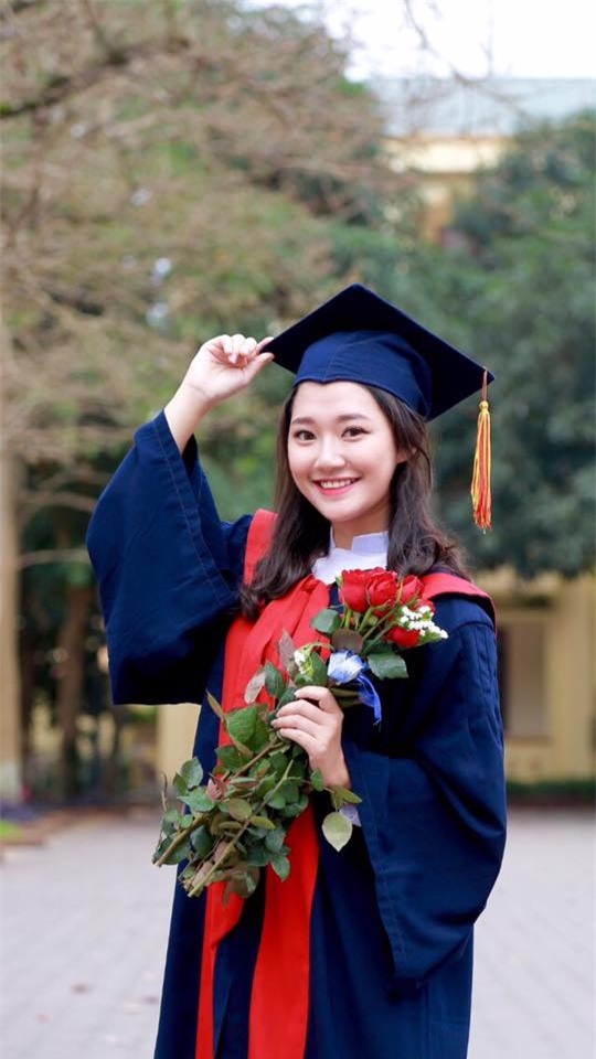 Nữ sinh Nghệ An xinh đẹp đạt 9.75 điểm môn Văn, được tuyển thẳng vào ĐH Sư phạm Hà Nội - Ảnh 2.