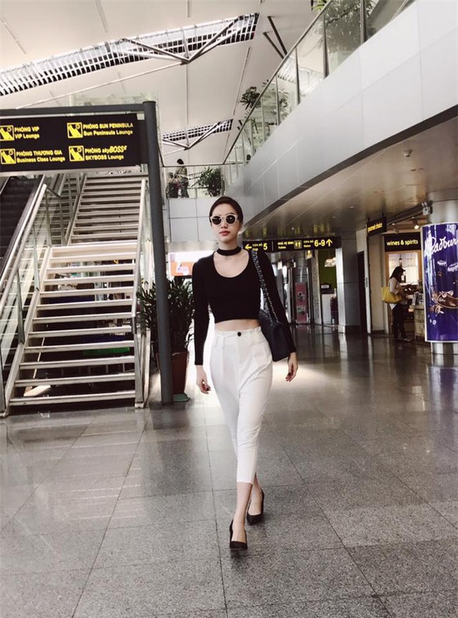 Kỳ Duyên trắng muốt, Ngọc Trinh trẻ như nữ sinh tận hưởng chuyến du lịch hè trong street style tuần qua - Ảnh 18.