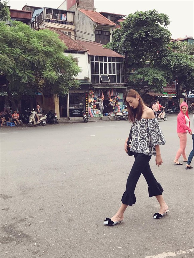 Kỳ Duyên trắng muốt, Ngọc Trinh trẻ như nữ sinh tận hưởng chuyến du lịch hè trong street style tuần qua - Ảnh 21.