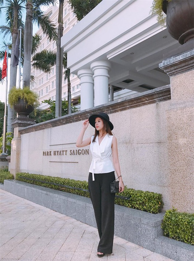 Kỳ Duyên trắng muốt, Ngọc Trinh trẻ như nữ sinh tận hưởng chuyến du lịch hè trong street style tuần qua - Ảnh 22.