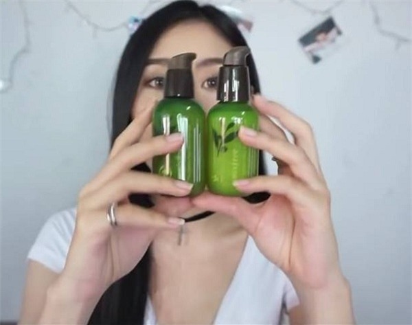 Cách phân biệt mỹ phẩm thật mỹ phẩm giả dễ nhất -4