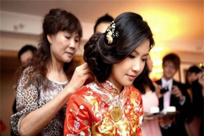 dua cua hoi mon cho me chong giu, la cu xu khon kheo hay cai "dai" cua nang dau? - 1