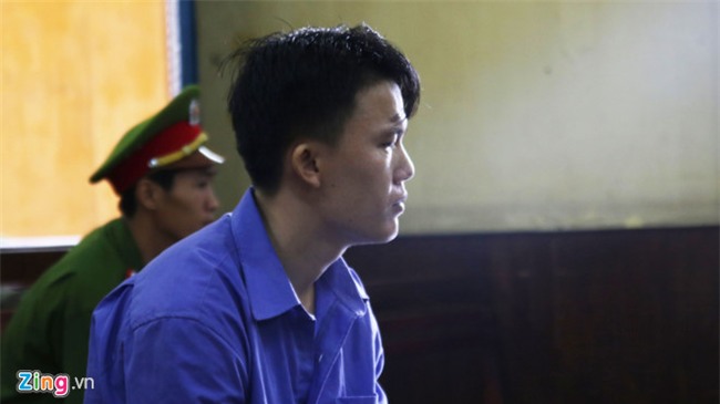 Nuoc mat cua nguoi me co con bi tinh dich truy sat hinh anh 1