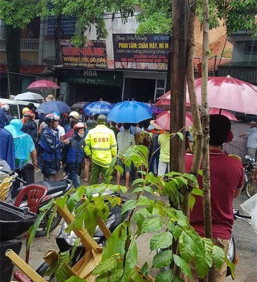 Hà Giang: Sạt lở lúc trời mưa, 2 cháu nhỏ bị vùi lấp trong quán internet - Ảnh 2.