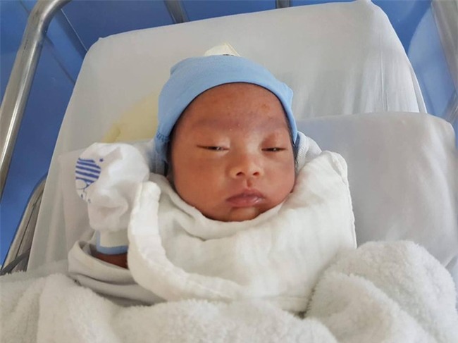 Hành trình giành lại con gái mới chào đời từ tay tử thần của nữ giám đốc: Cảm nhận sức sống mãnh liệt từ con - Ảnh 7.