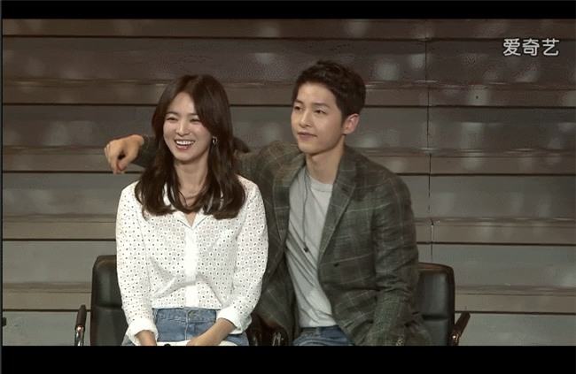 Cả thế giới ra đây mà xem, hoá ra Song Joong Ki vẫn luôn phân biệt đối xử Song Hye Kyo với các diễn viên nữ khác - Ảnh 23.