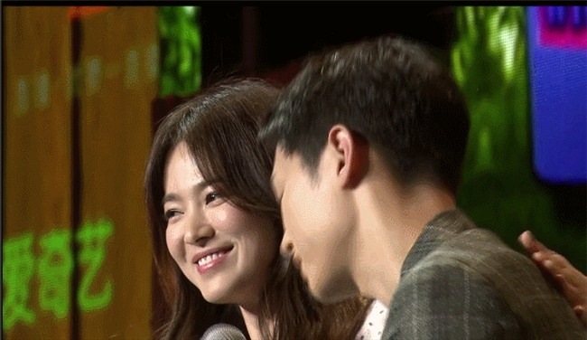 Cả thế giới ra đây mà xem, hoá ra Song Joong Ki vẫn luôn phân biệt đối xử Song Hye Kyo với các diễn viên nữ khác - Ảnh 24.