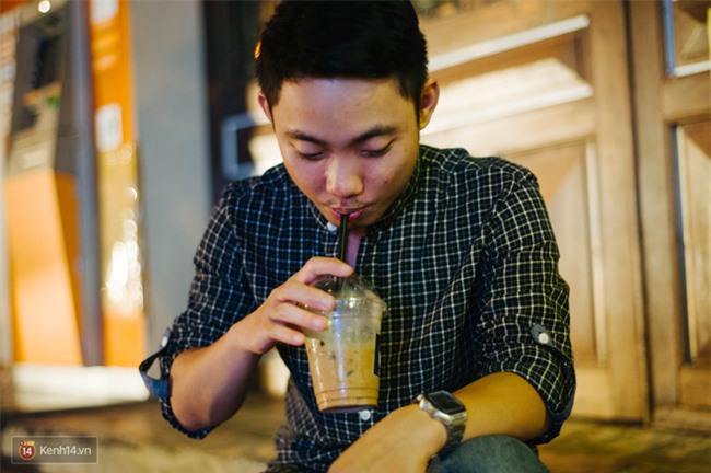 Giữa Hà Nội, có một quán cafe đang gây sốt vì tấm biển hiệu Ở đây không có wifi, hãy nói chuyện với nhau như năm 1992! - Ảnh 14.
