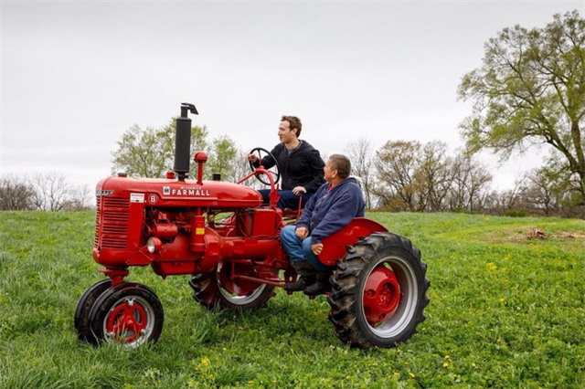 Cách đây vài tuần, Zuckerberg dành một buổi chiều tại một nông trại ở vùng Blanchardville, bang Wisconsin.