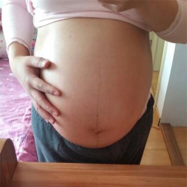 anh chong moi ngay chon vay cho vo bau, rua bat quet nha viec gi cung lam duoc chi em khen tam tac - 7