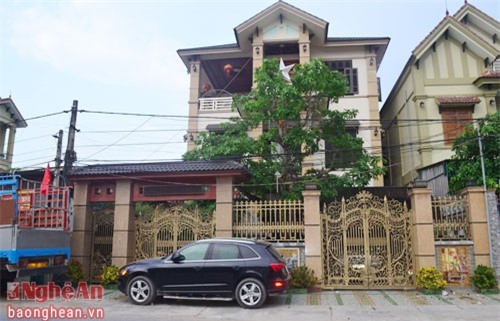 Choang vang voi do chiu choi cua nhung ngoi lang nhieu ty phu nhat Viet Nam