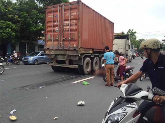 Hải Phòng: Thai phụ tử vong thương tâm dưới bánh xe container - Ảnh 1.