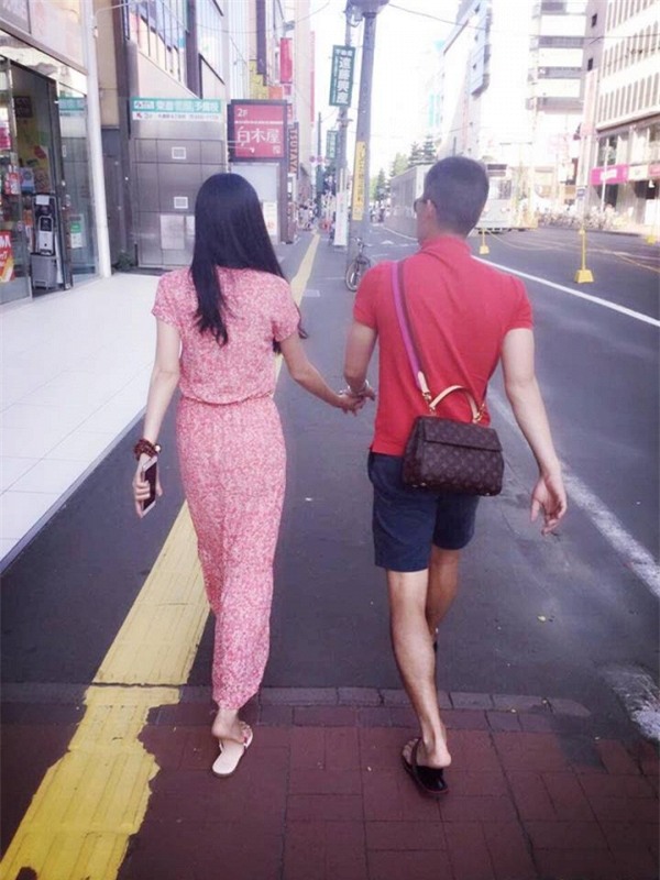 Loạt&nbsp;ảnh&nbsp;doi thuong hanh phuc dáng ghen tỵ cua Thuy Tien - Cong Vinh